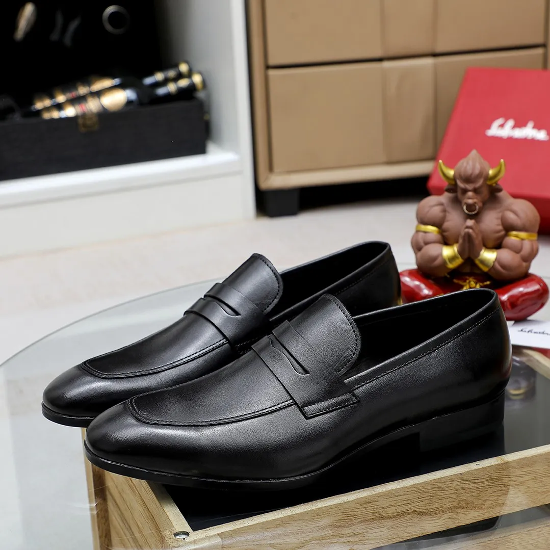 Men's shoes 💰460 🔥Ferragamo's new men's casual slip-on shoes🇨🇳Official website original 1:1 mold, original quality💯Fine workmanship, high-end luxury☘The upper is made of imported Italian first-layer cowhide🌴Luxurious water dyeing🐂Leather lining🍓Rubber wear-resistant and non-slip outsole, breathable and comfortable to wear🍍The first choice for high-grade men, 5 colors available! Code number 38-44 (45.46. Customized)